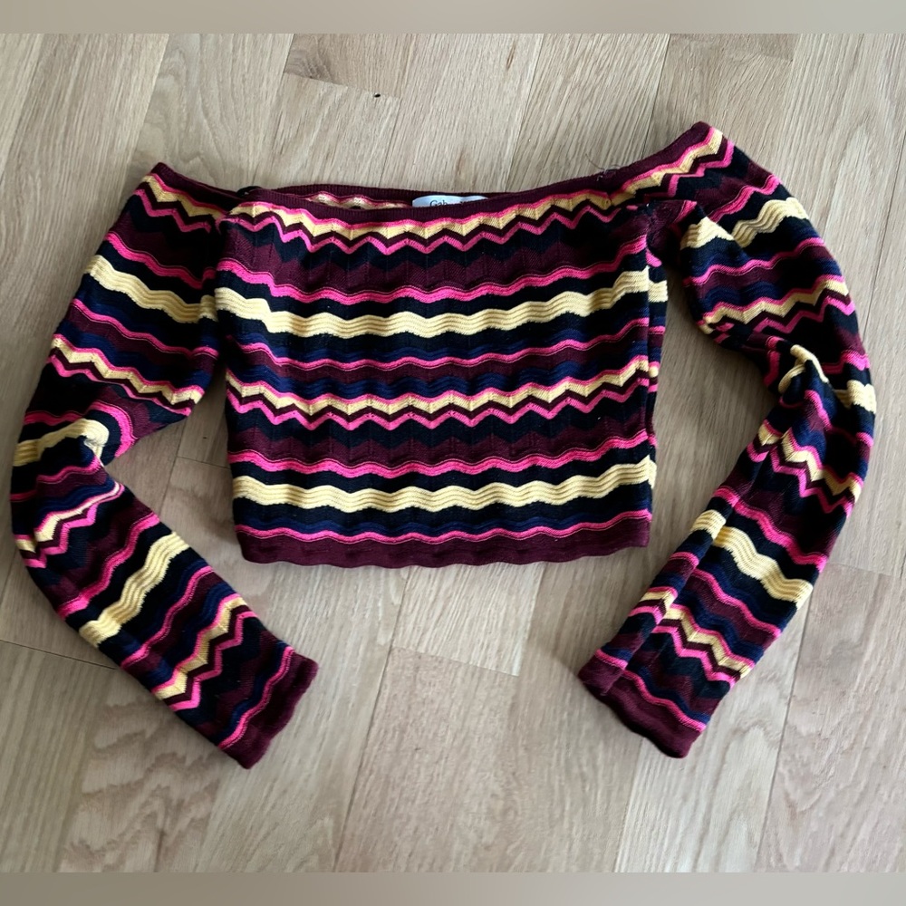 Gab ❤️ Kate cropped off the shoulder sweater   Size M/L